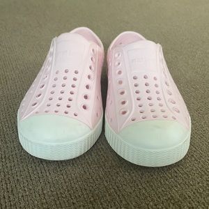 Native kids shoes size 8